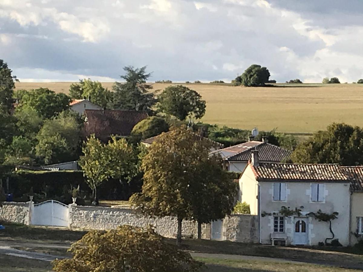 La Maison De Josephine Montignac-Charente Экстерьер фото